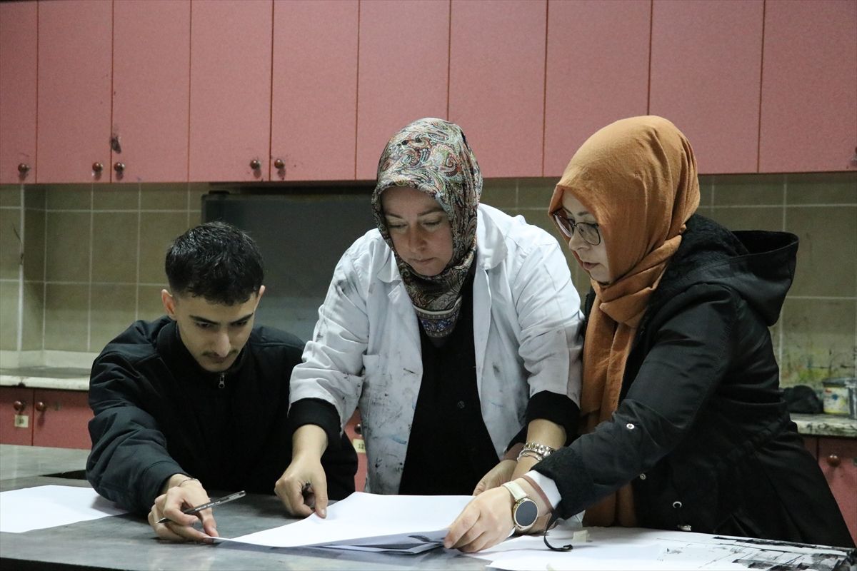 Ahşap tutkusuna akademik boyut kazandırdı