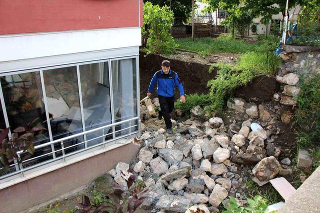 Amasya'da duvar yıkıldı, gürültüyü duyanlar deprem sandı