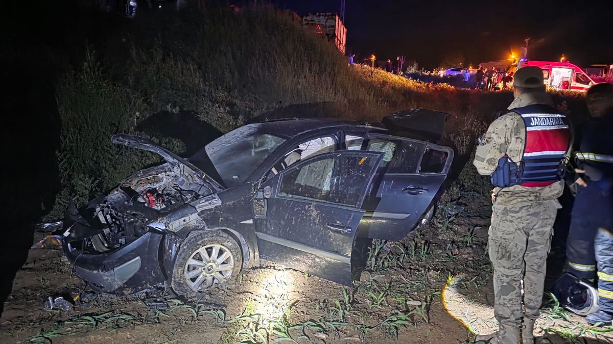 Batman'da otomobil şarampole devrildi: 4 yaralı