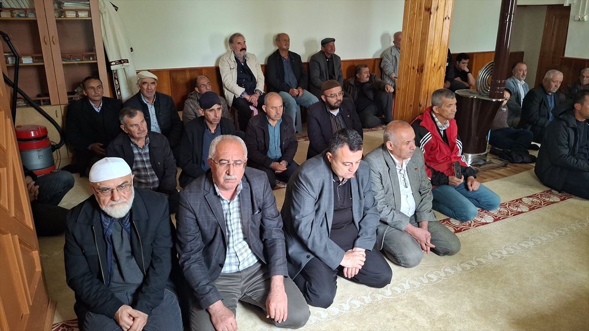 Beypazarı'nda yağmur duası sırasında başlayan sağanak şükür duasına dönüştü