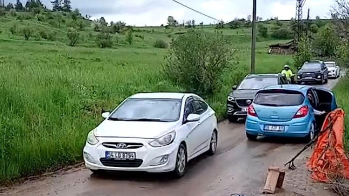 Bolu'da tatilciler köy yollarında yoğunluğa sebep oldu