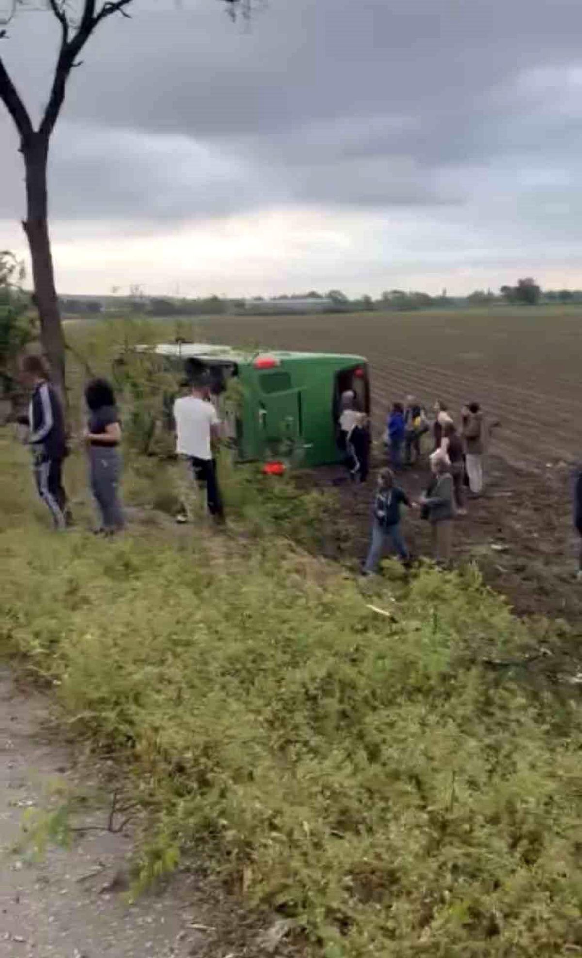 Çanakkale'de otobüs devrildi: Çok sayıda yaralı var