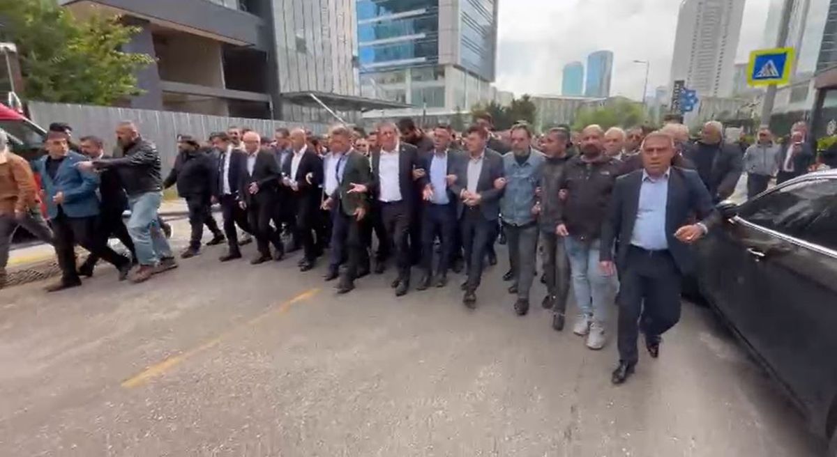 CHP Genel Merkezi'nde tahliye gerginliği