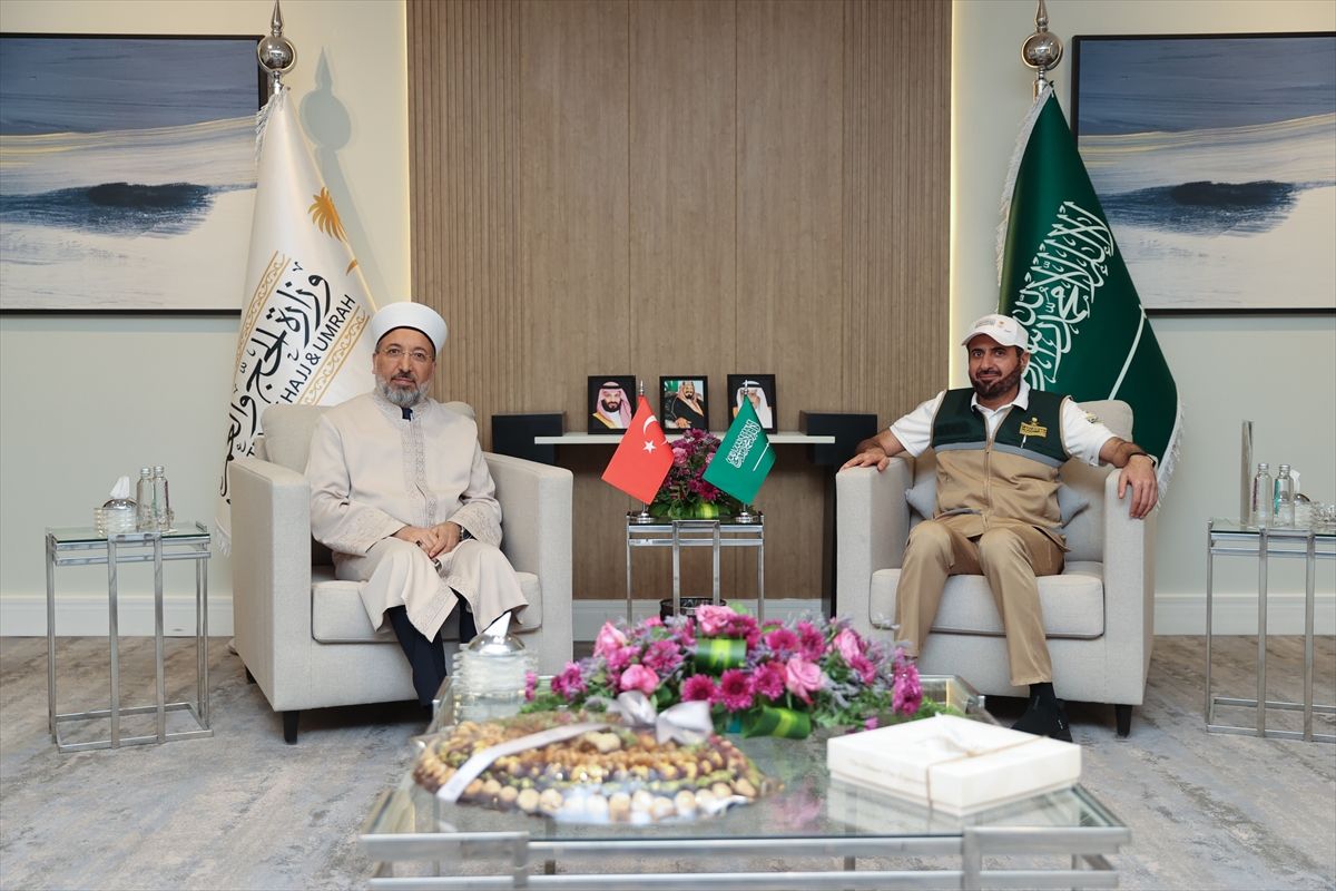 Diyanet İşleri Başkanı Arpaguş'tan Suudi Arabistan Hac ve Umre Bakanı er-Rabia'ya ziyaret