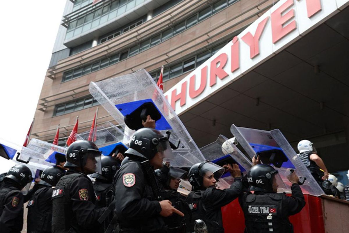 Dünya CHP'deki krizi yakından takip ediyor, acil koduyla duyuruldu