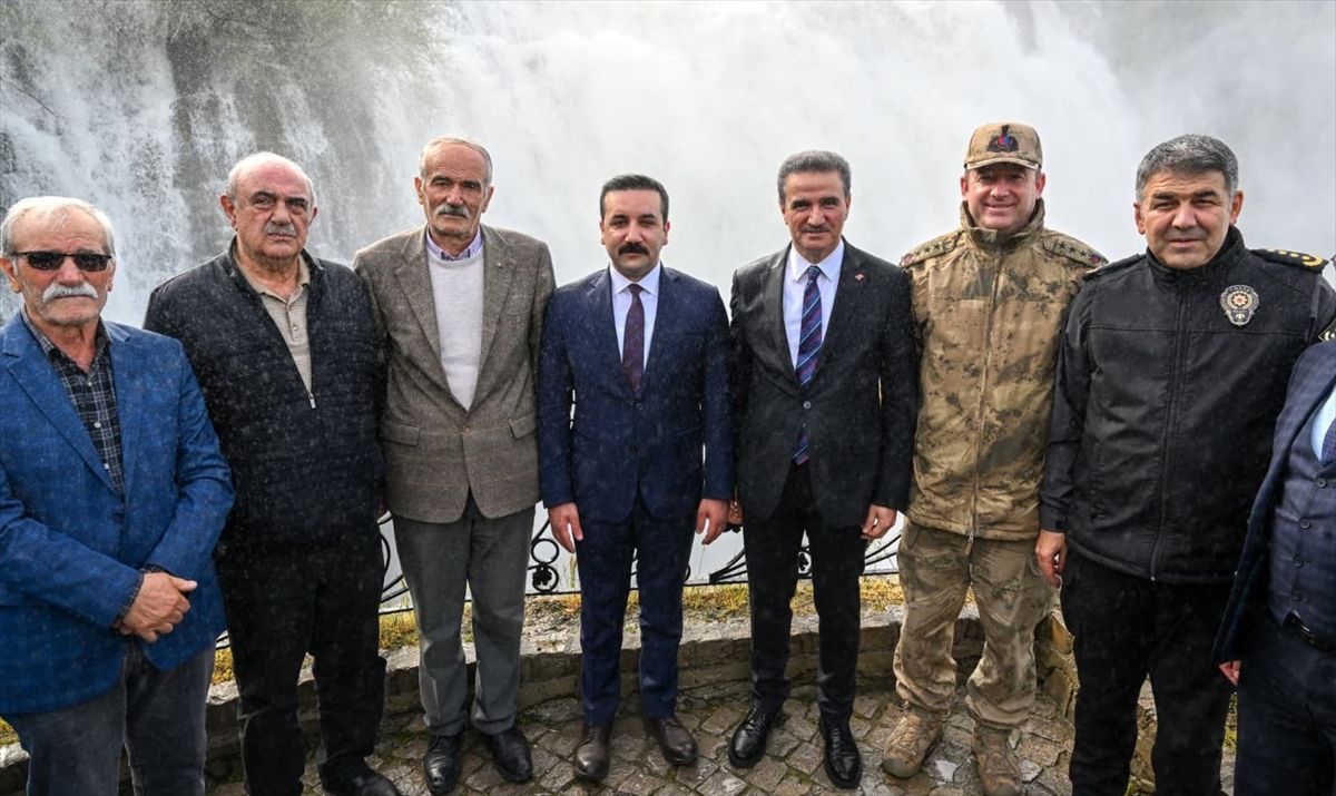 Erzurum Valisi Aydın Baruş, Tortum Şelalesi'ni ziyaret etti