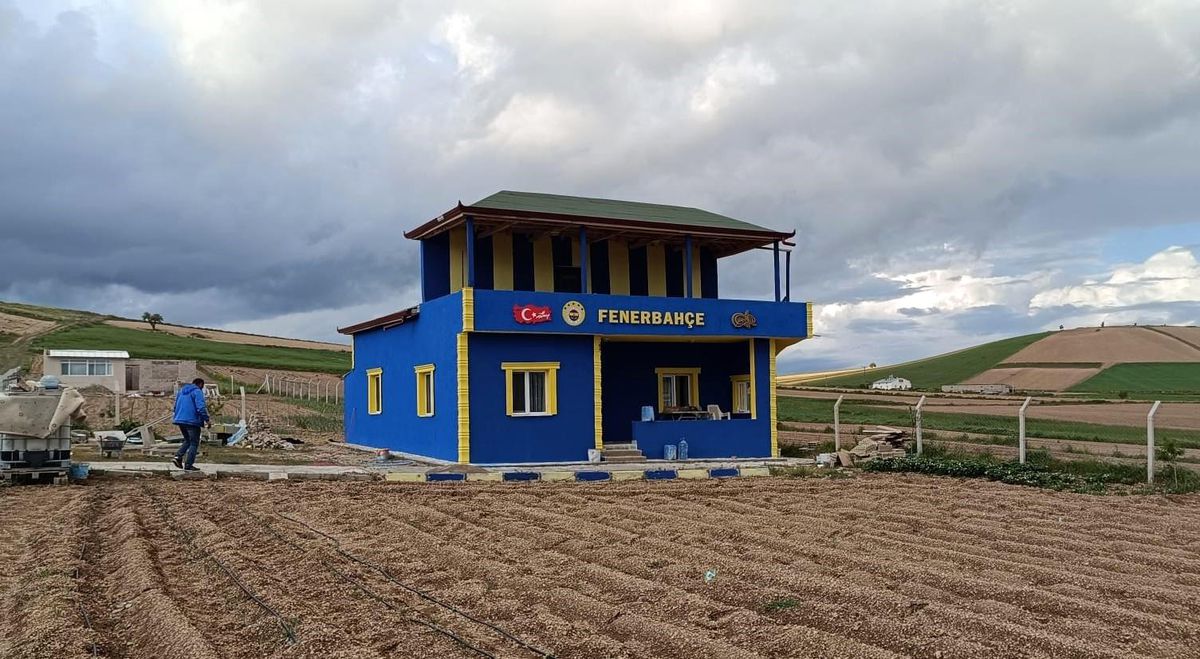 Fenerbahçe taraftarı, hayalini kurduğu evi yaptı