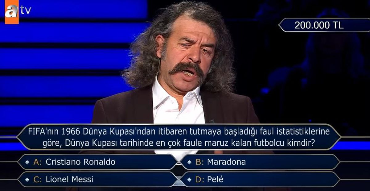 FIFA'nın 1966 Dünya Kupası'ndan itibaren tutmaya başladığı faul istatistiklerine göre, Dünya Kupası tarihinde en çok faule maruz kalan futbolcu kimdir