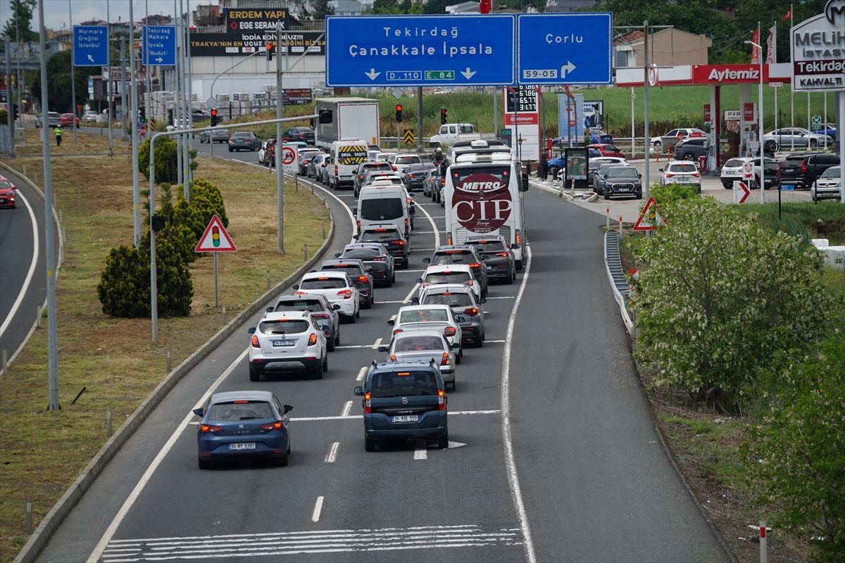 İstanbul-Tekirdağ kara yolunda bayram yoğunluğu