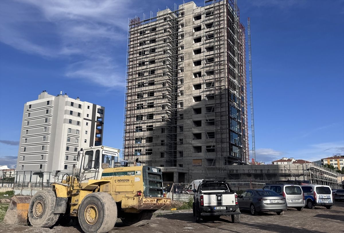 Kayseri'de inşaatta üzerine mermer düşen işçi öldü