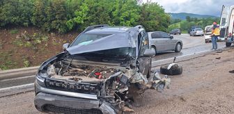 Niksar'da iki otomobilin çarpıştığı kazada 3 kişi yaralandı