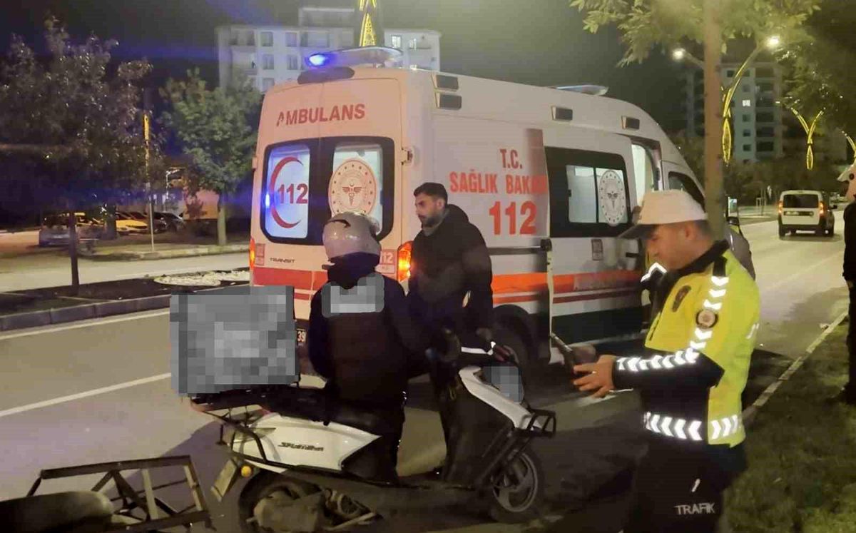 Otomobil sürücüsü motosiklete çarpıp kaçtı