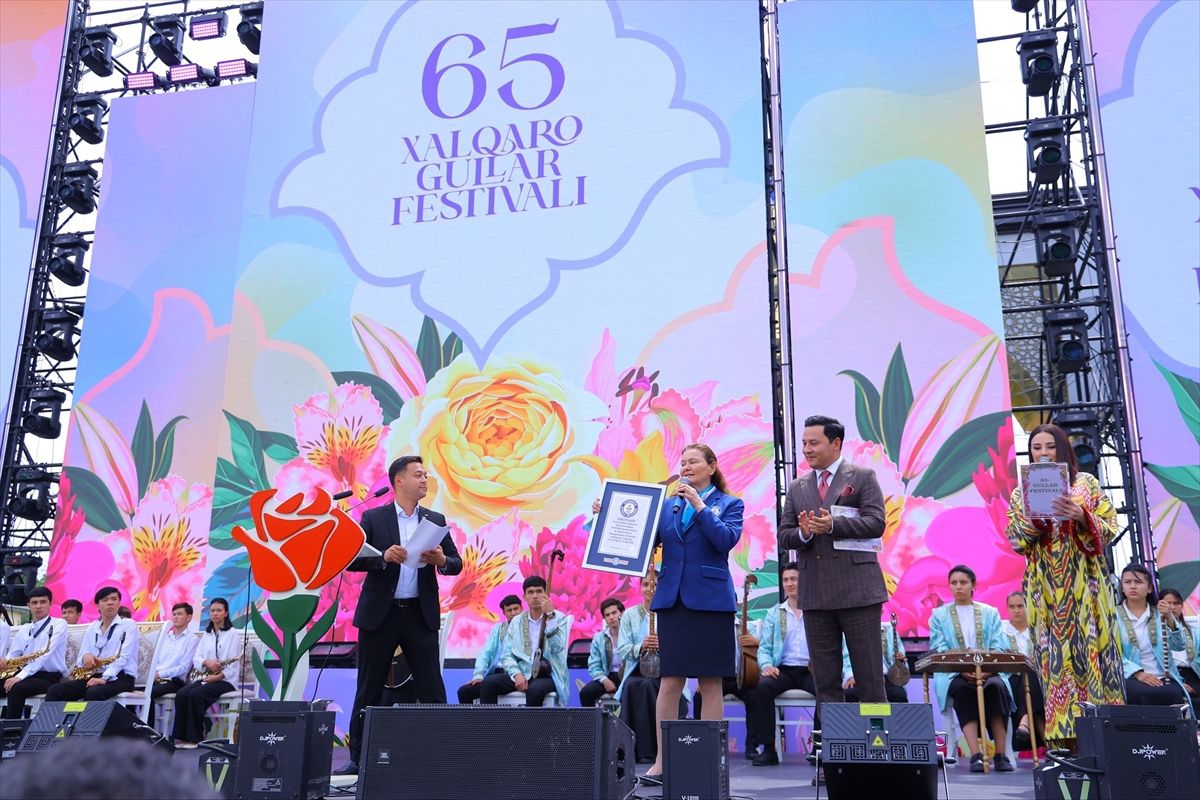 Özbekistan'ın Namangan şehrinde 65. Uluslararası Çiçek Festivali başladı