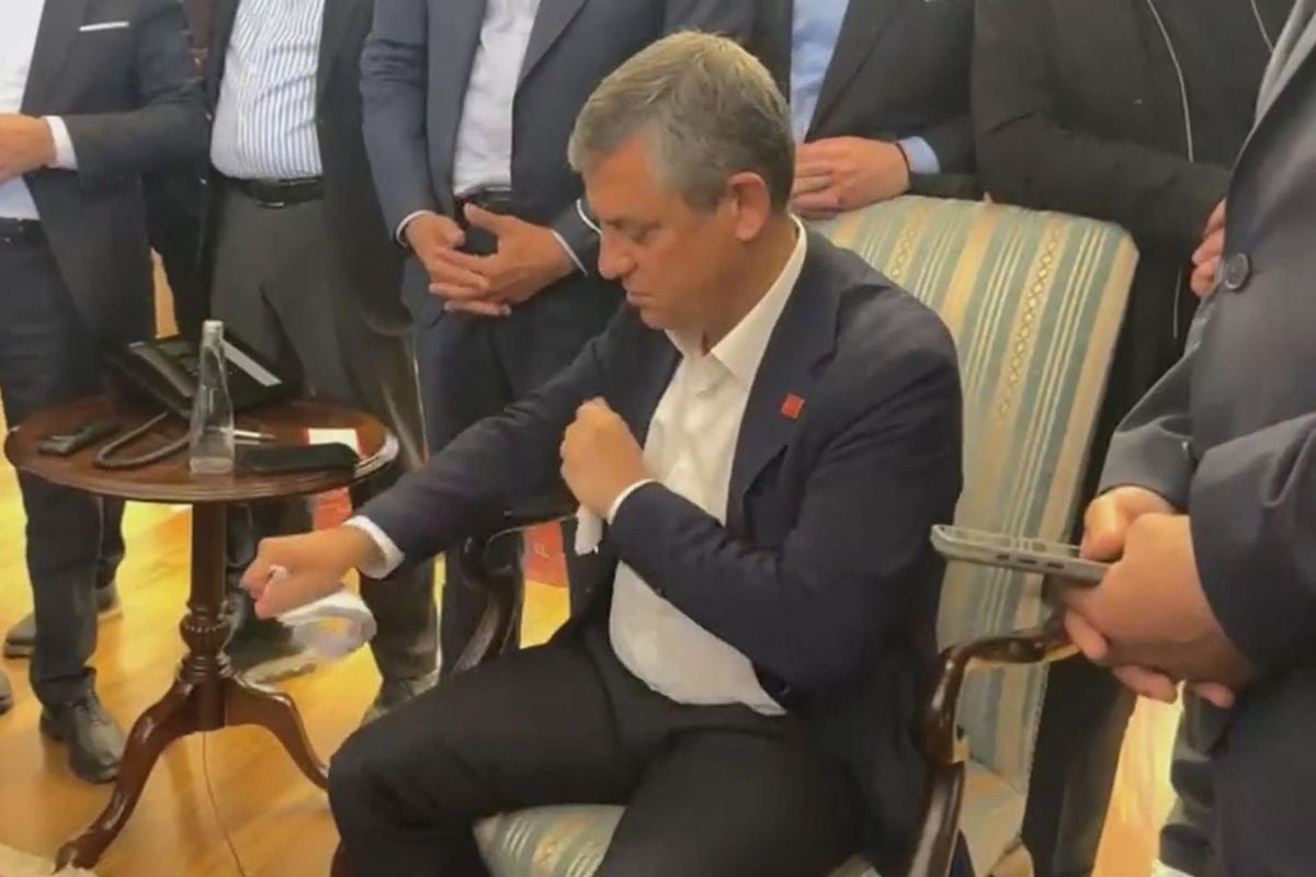 Özgür Özel tahliye tebligatını yırttı attı: Bunun için yıktılar baba ocağını