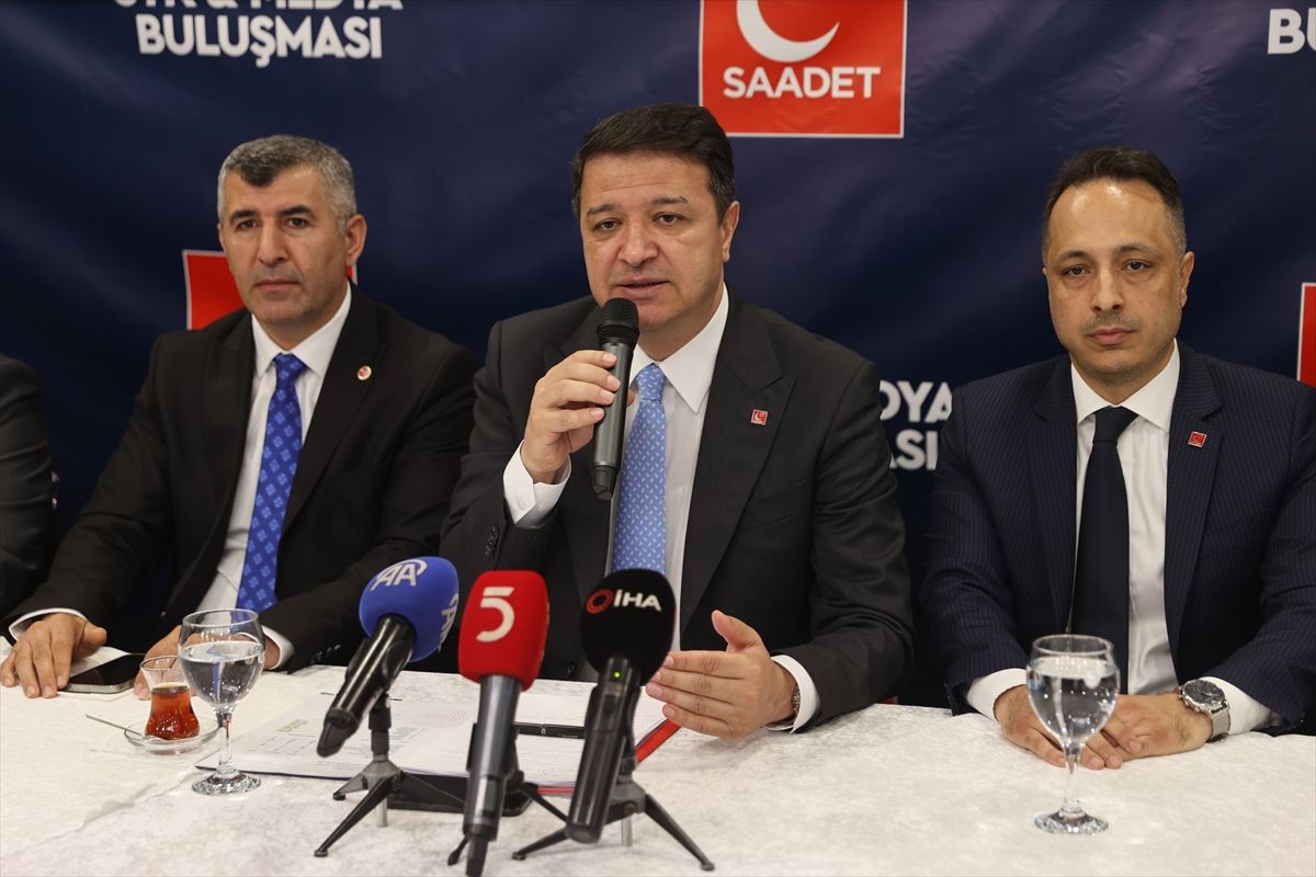 Saadet Partisi Genel Başkanı Arıkan, Gaziantep'te STK temsilcileri ve gazetecilerle buluştu