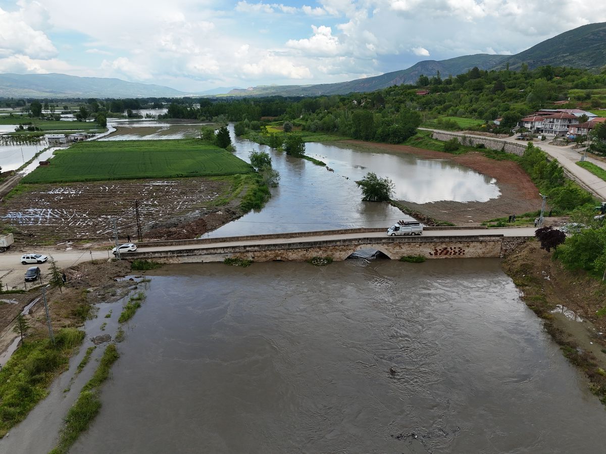 Tokat'ta taşkın nedeniyle, tarım arazileri su altında kaldı