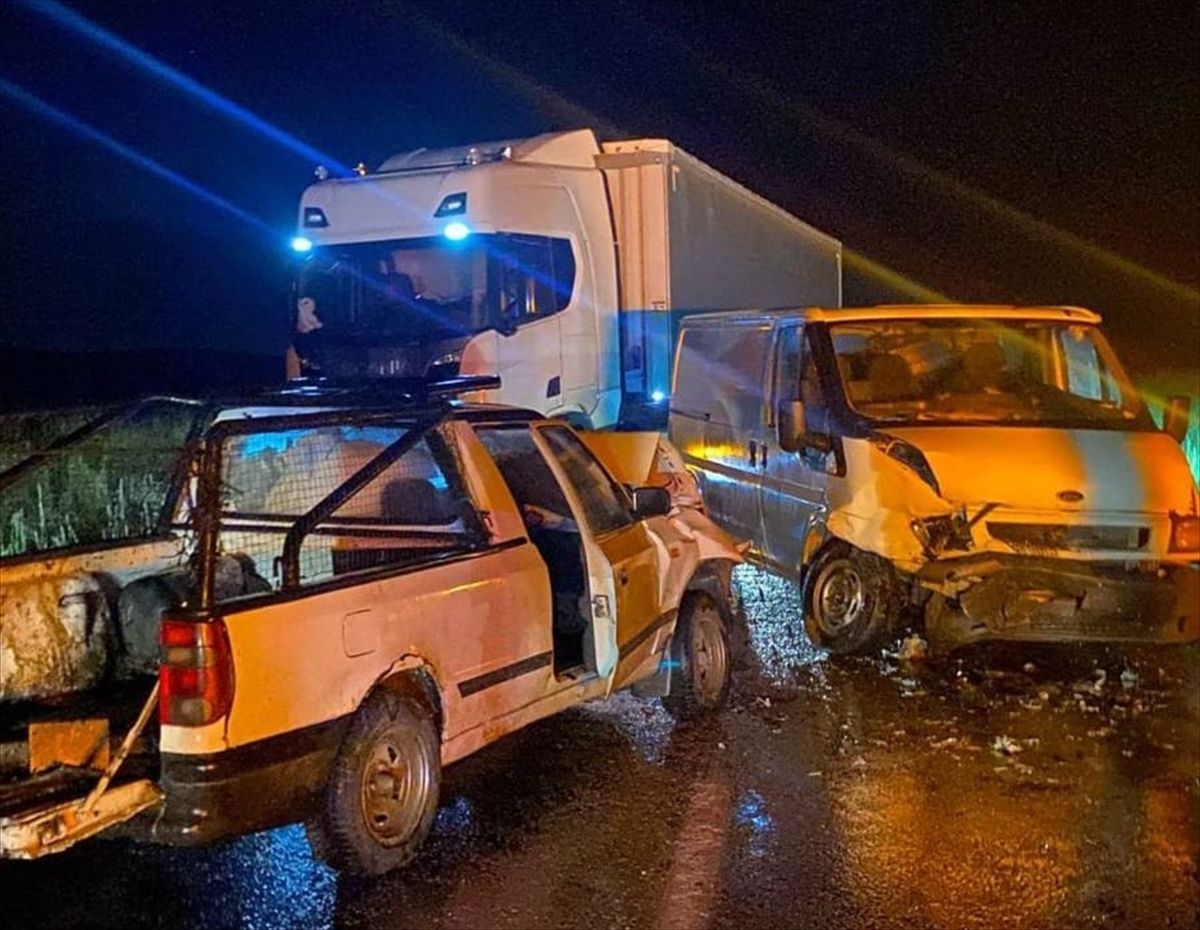 Yozgat'ta minibüsle pikabın çarpıştığı kazada 1 kişi öldü, 2 kişi yaralandı