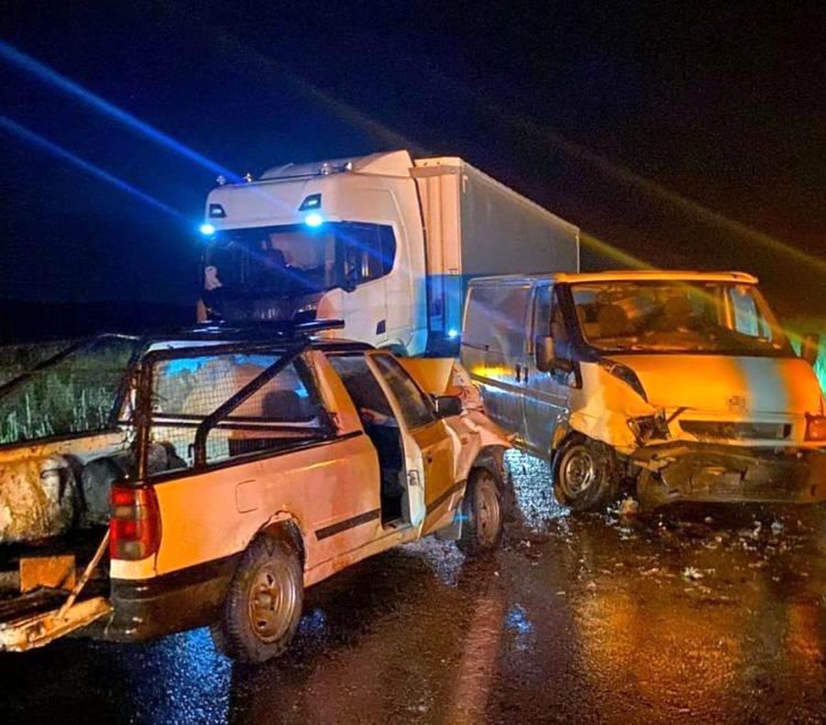 Yozgat'ta pikap ile minibüs çarpıştı: 1 kişi hayatını kaybetti