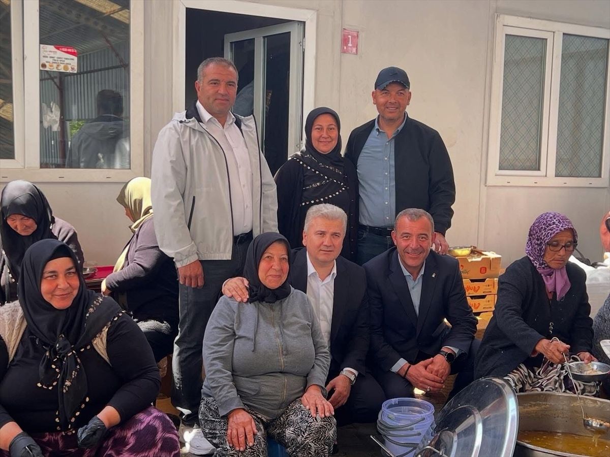 AK Parti Balıkesir Milletvekili Canbey mahalle ziyaretleri gerçekleştirdi