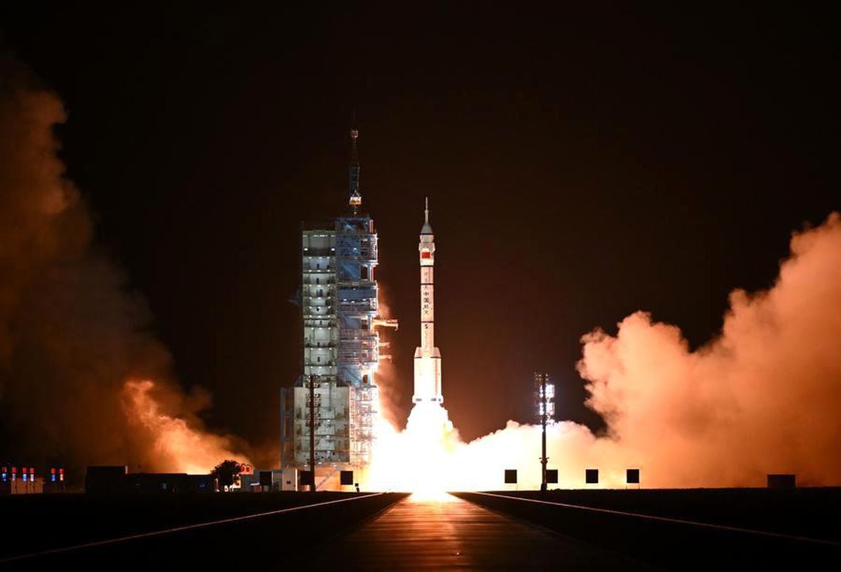 Albüm: Çin, Shenzhou-23 Mürettebatlı Uzay Aracını Fırlattı