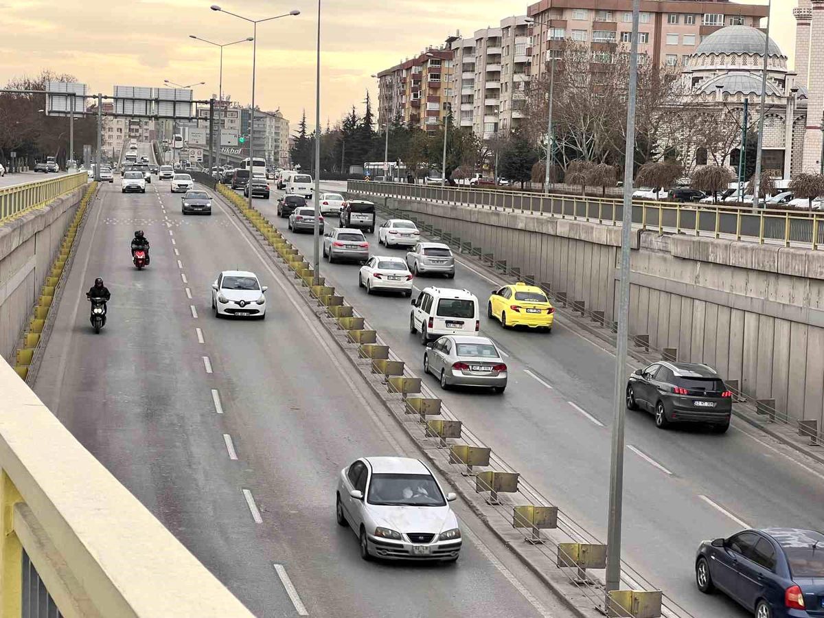Bayram tatilinde yolda olan sürücülere hayati tavsiyeler
