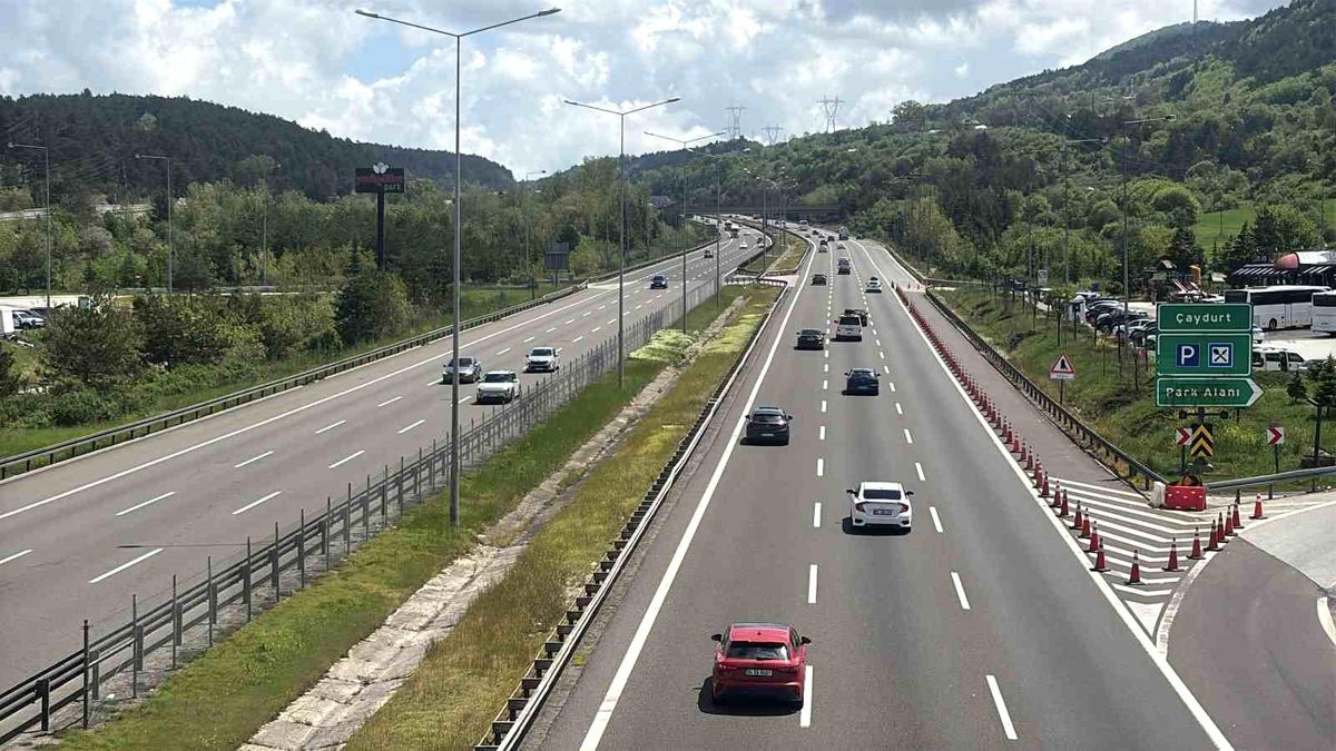 Bolu geçişinde bayram trafiği akıcı seyrediyor