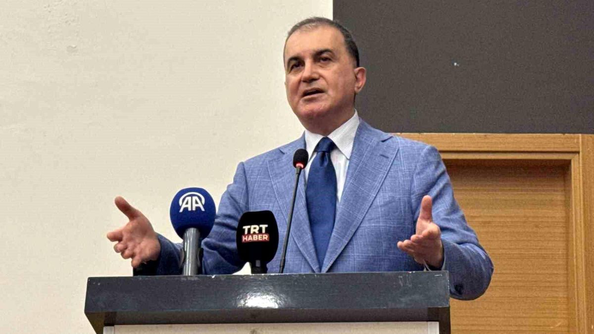 Çelik: Türkiye dünyanın barış adası