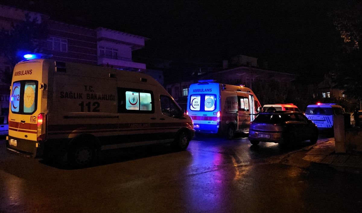 Çorum'da 2 genç bıçakla yaralandı