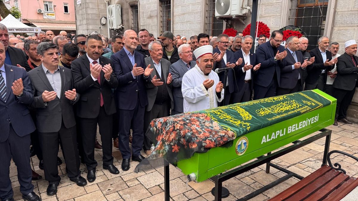 Eski AK Parti MKYK Üyesi Emine Çift Son Yolculuğuna Uğurlandı
