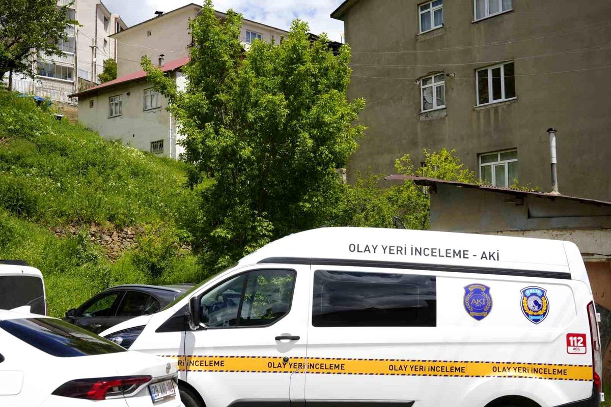 Gümüşhane'de 19 yaşındaki genç kız evinde ölü bulundu