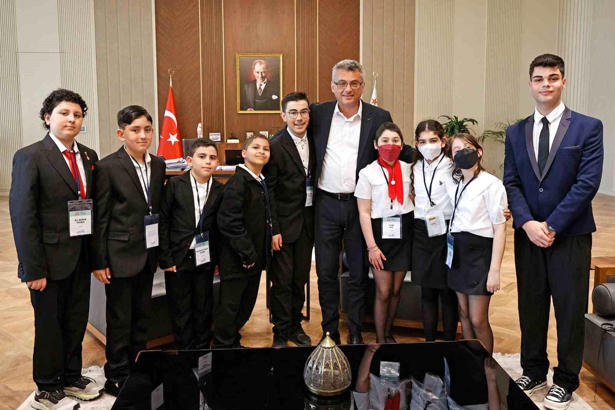 Kanseri yenen 8 kahraman çocuk Kıbrıs'ta devletin zirvesiyle buluştu