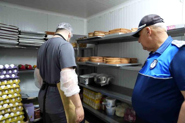 Kozan'da bayram öncesi imalathaneler denetlendi