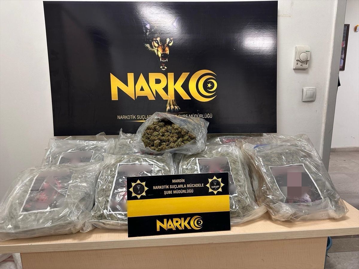 Mardin'de çekicide 10 kilo 900 gram uyuşturucu ele geçirildi