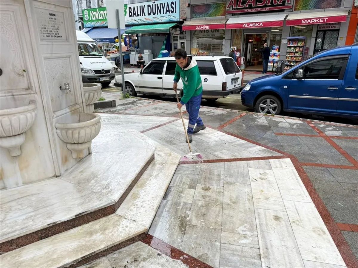 Rize'de bayram öncesi temizlik çalışmaları devam ediyor