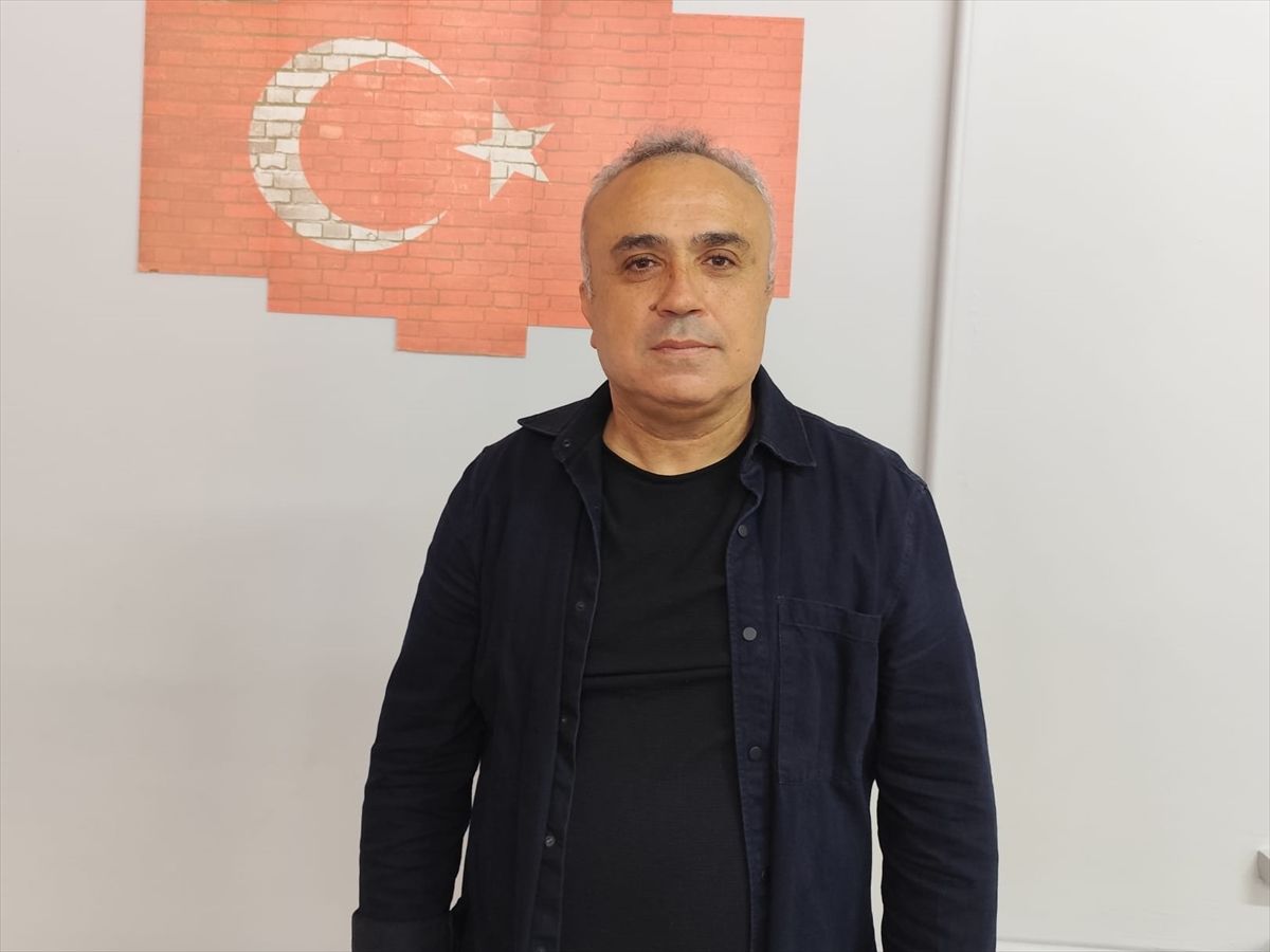 Soluk borusuna yemek parçası kaçan öğrenciyi, öğretmen Heimlich manevrasıyla kurtardı