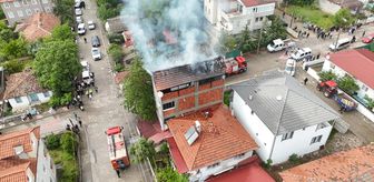 Taşova'da evin çatısında çıkan yangında maddi hasar oluştu