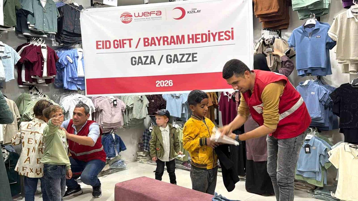 Türk Kızılay'dan Gazzeli çocuklara bayramlık sevinci