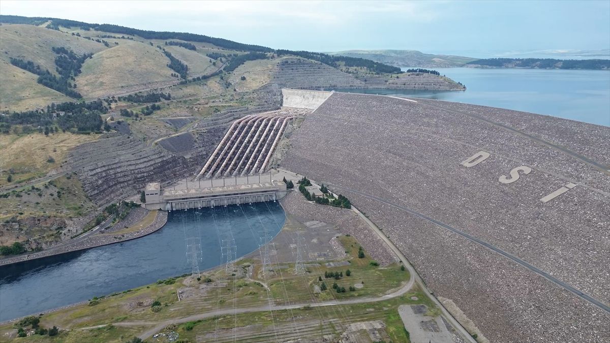 Türkiye'de nisanda hidrolik santrallerden elektrik üretimi tüm zamanların en yüksek seviyesine ulaştı