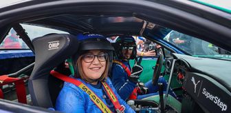 Türkiye Drift Şampiyonası Gaziantep’te nefes kesti! Fatma Şahin pistte drift aracına bindi
