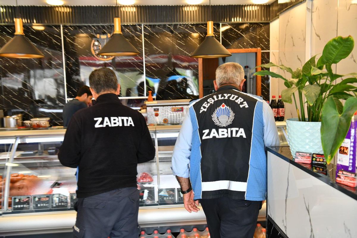 Yeşilyurt Belediyesi’nden bayram öncesi sıkı denetim! Market, kasap ve pastaneler mercek altında