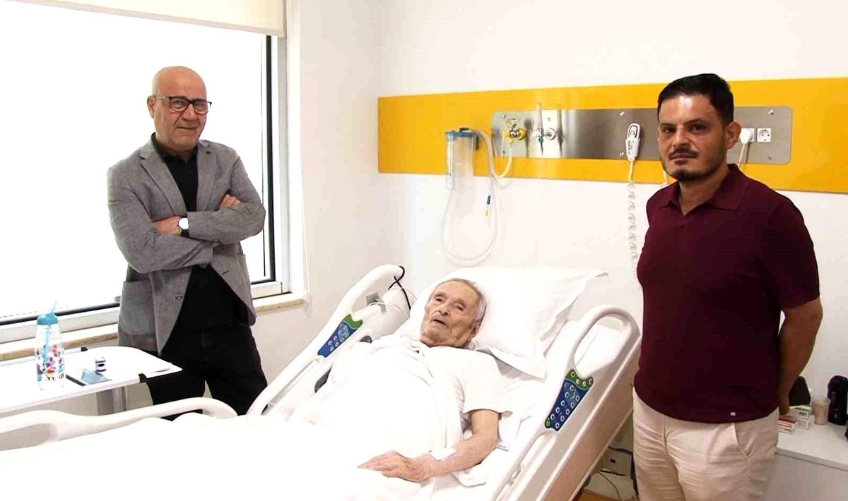 18 yıldır nakil kalbiyle yaşıyor: Üç bypasslı hastaya riskli pil operasyonu