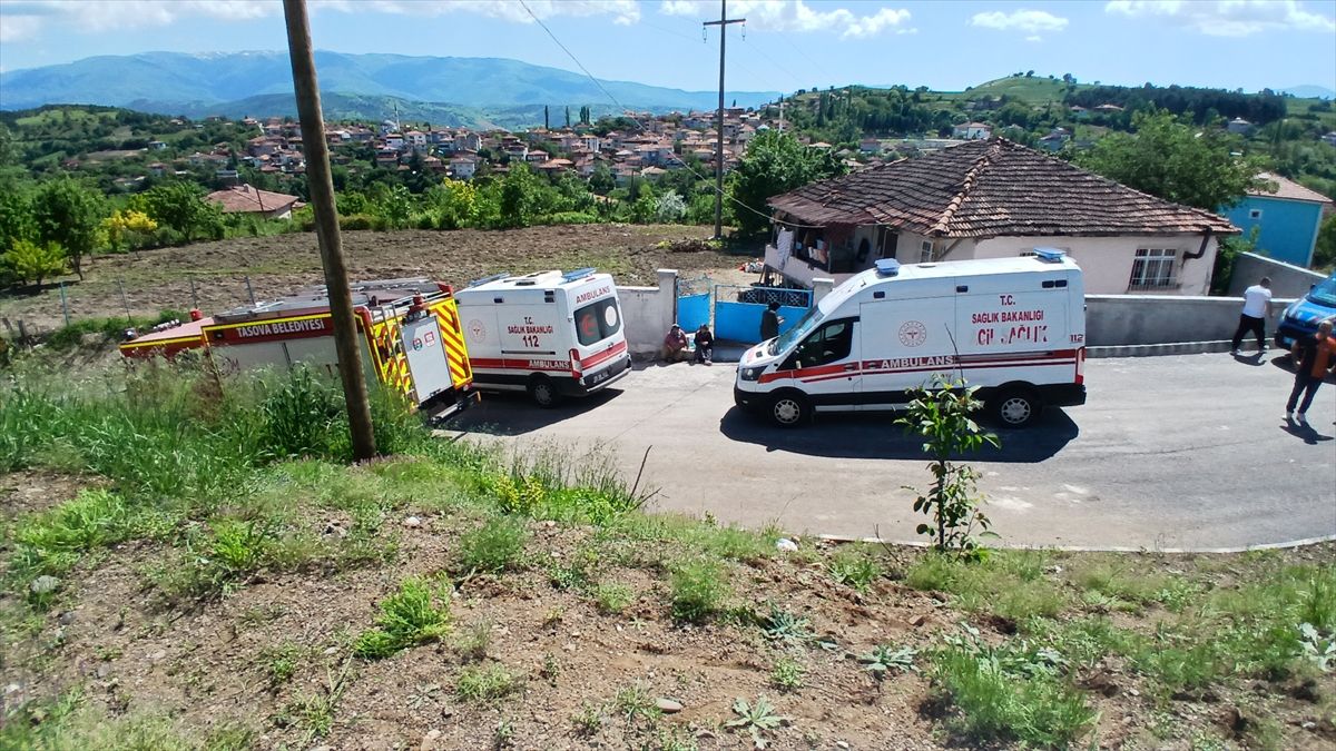Amasya'da iki otomobilin çarpıştığı kazada 2 kişi yaralandı