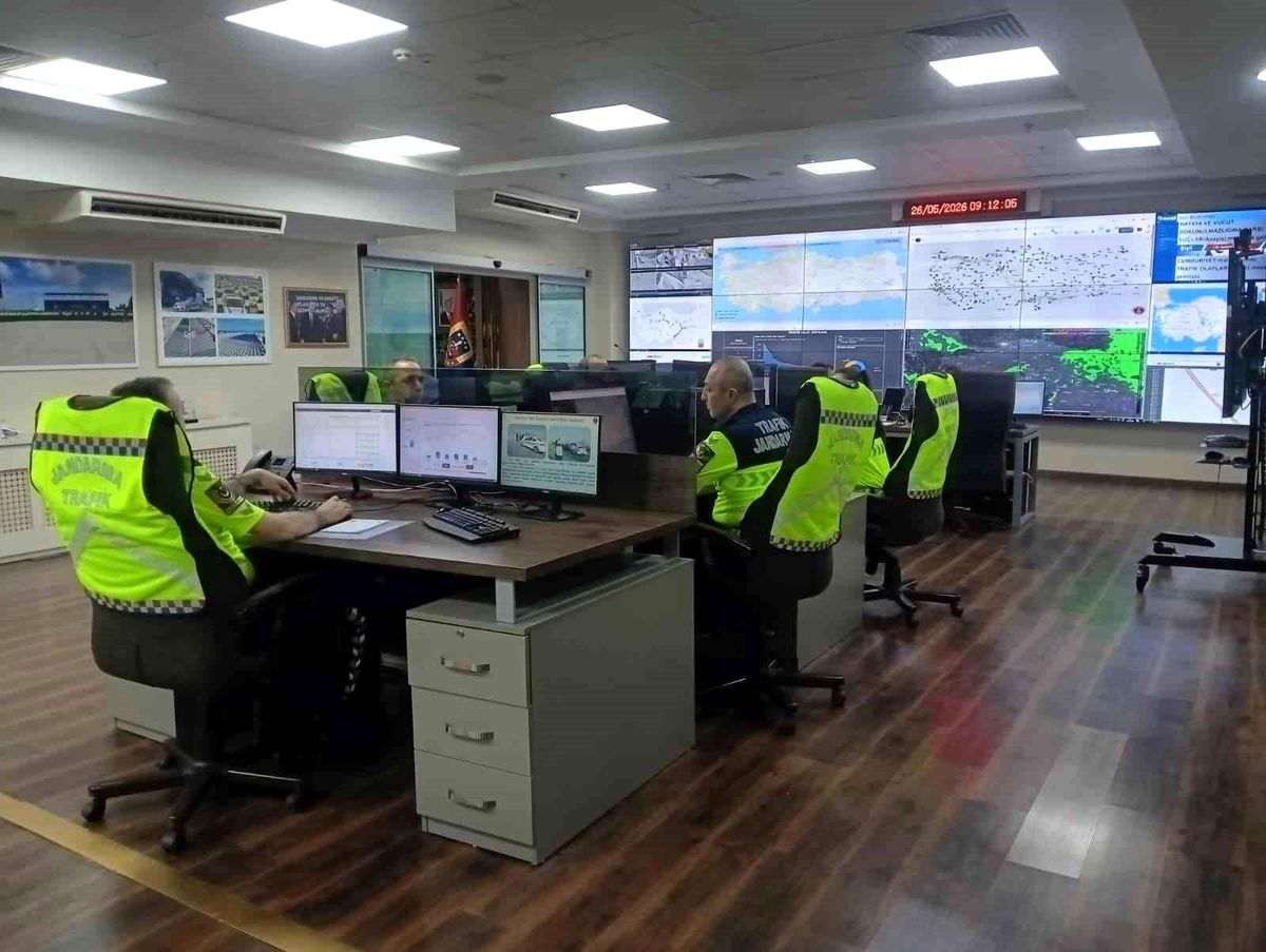 Ankara'da jandarmadan bayram öncesi hava destekli trafik denetimi