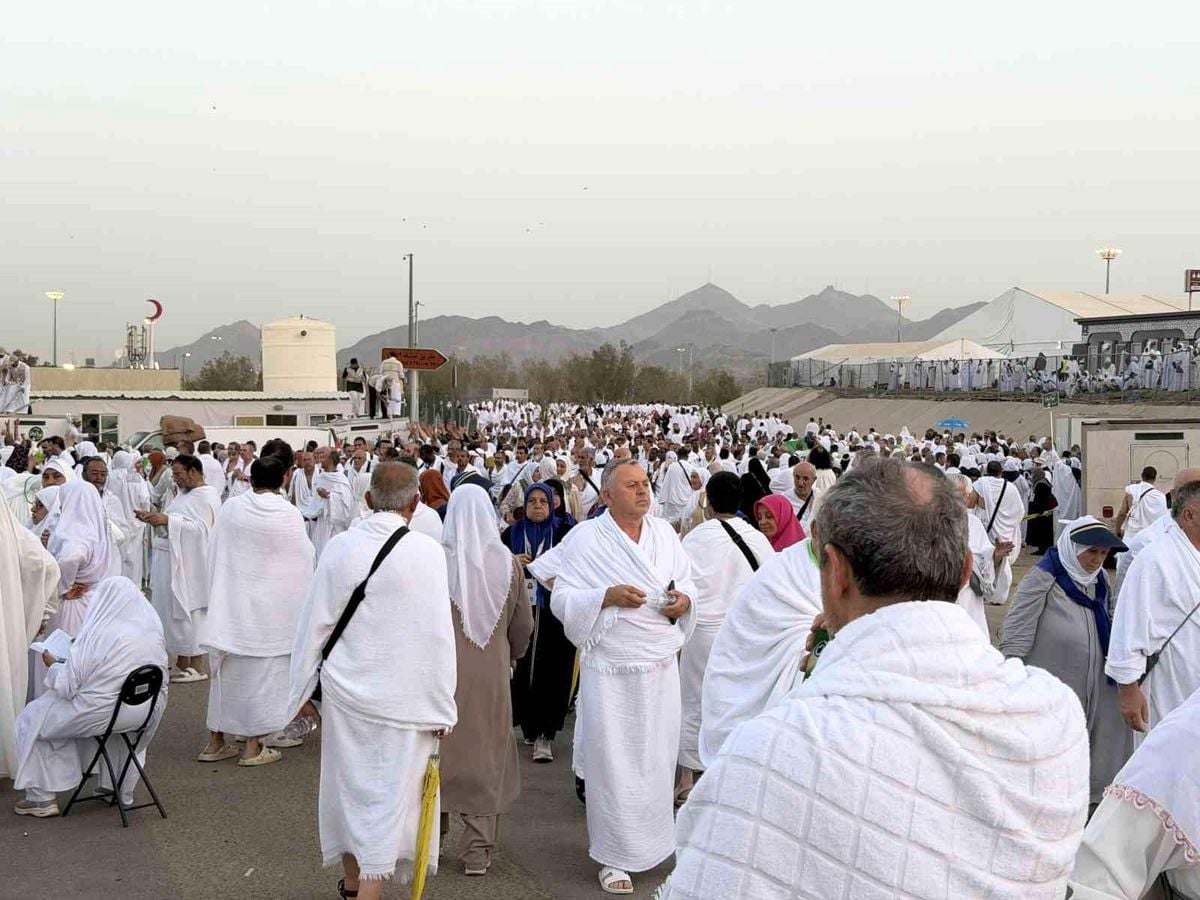 Arafat'ta Türklerin olduğu bölgeden Cebel'i Rahme'ye geçişler kapatıldı