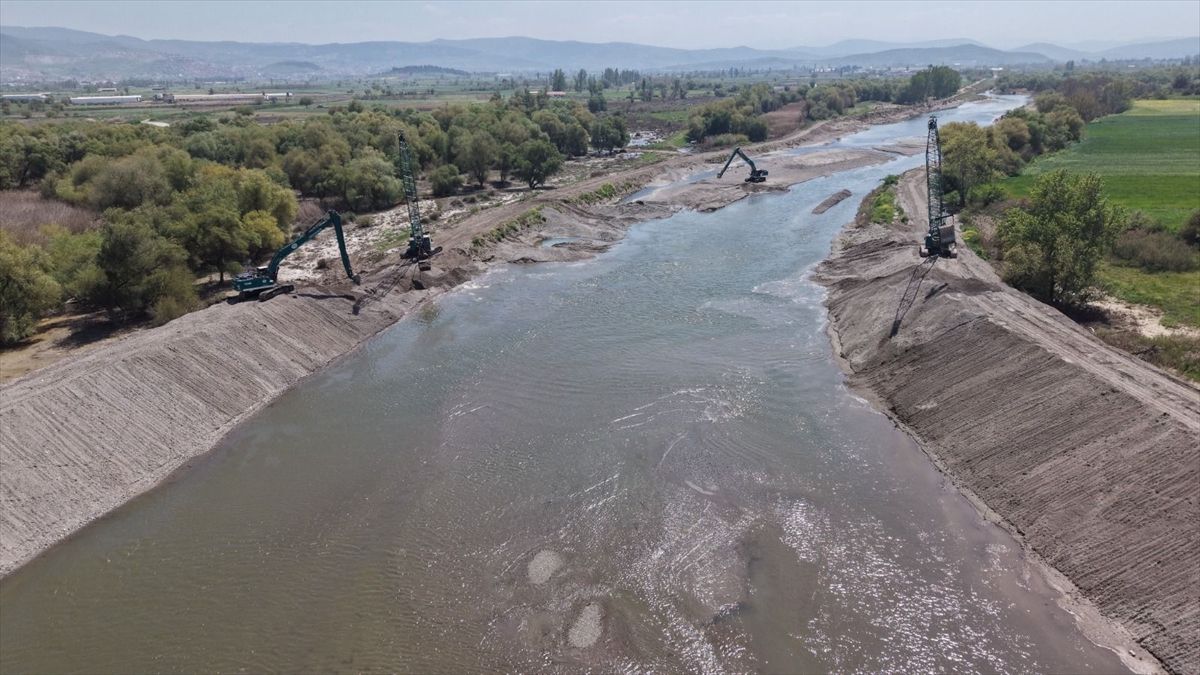 Balıkesir'deki Simav Çayı ıslah çalışmalarının yıl sonunda tamamlanması planlanıyor