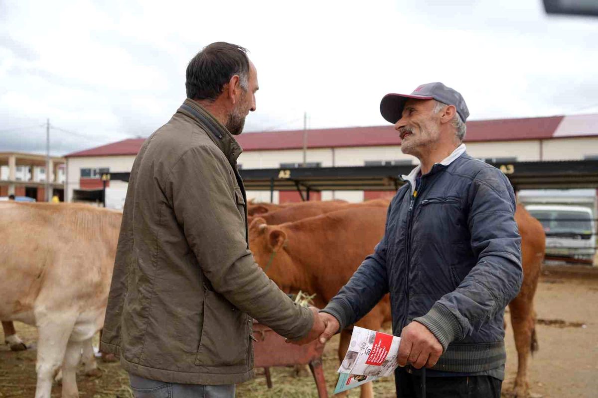 Bayburt kurban pazarında arife hareketliliği