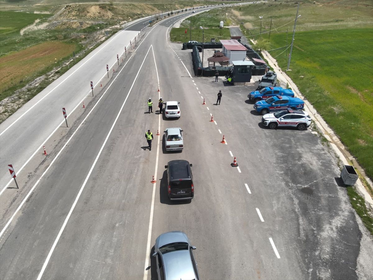 Bayburt'ta jandarma ekiplerinden bayram denetimi