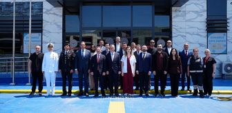 Biga'da protokol ve vatandaşlar bayramlaştı