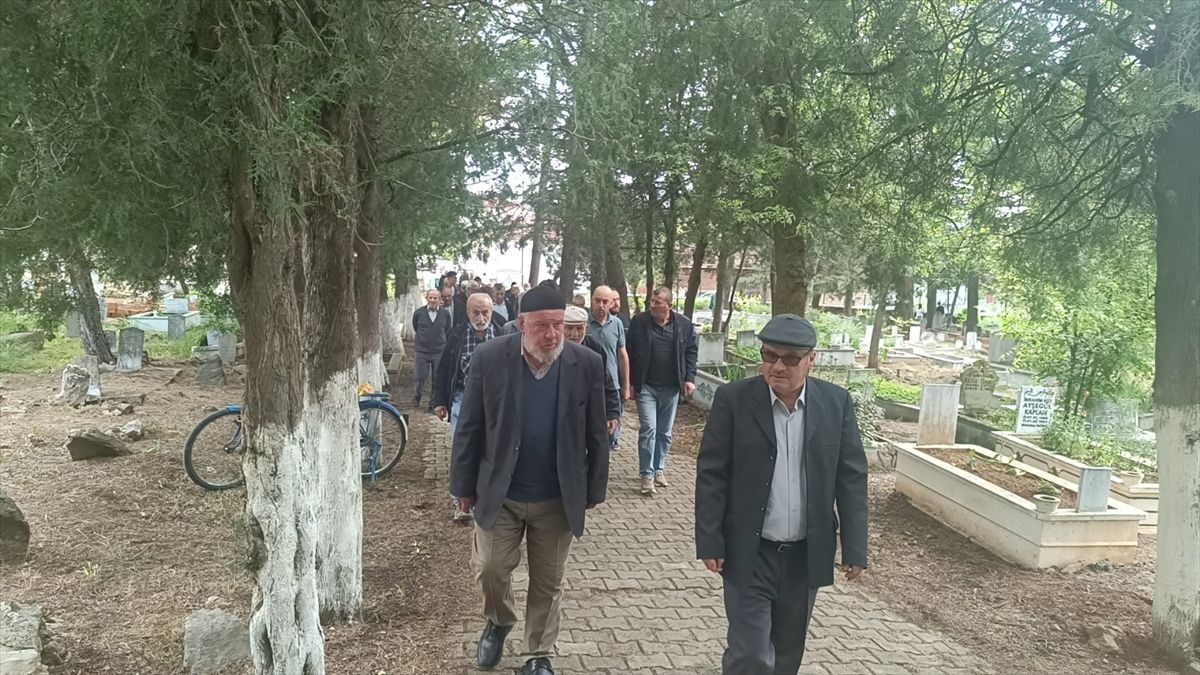 Bilecik'te Bayram Arifesi Geleneksel Kabir Ziyareti