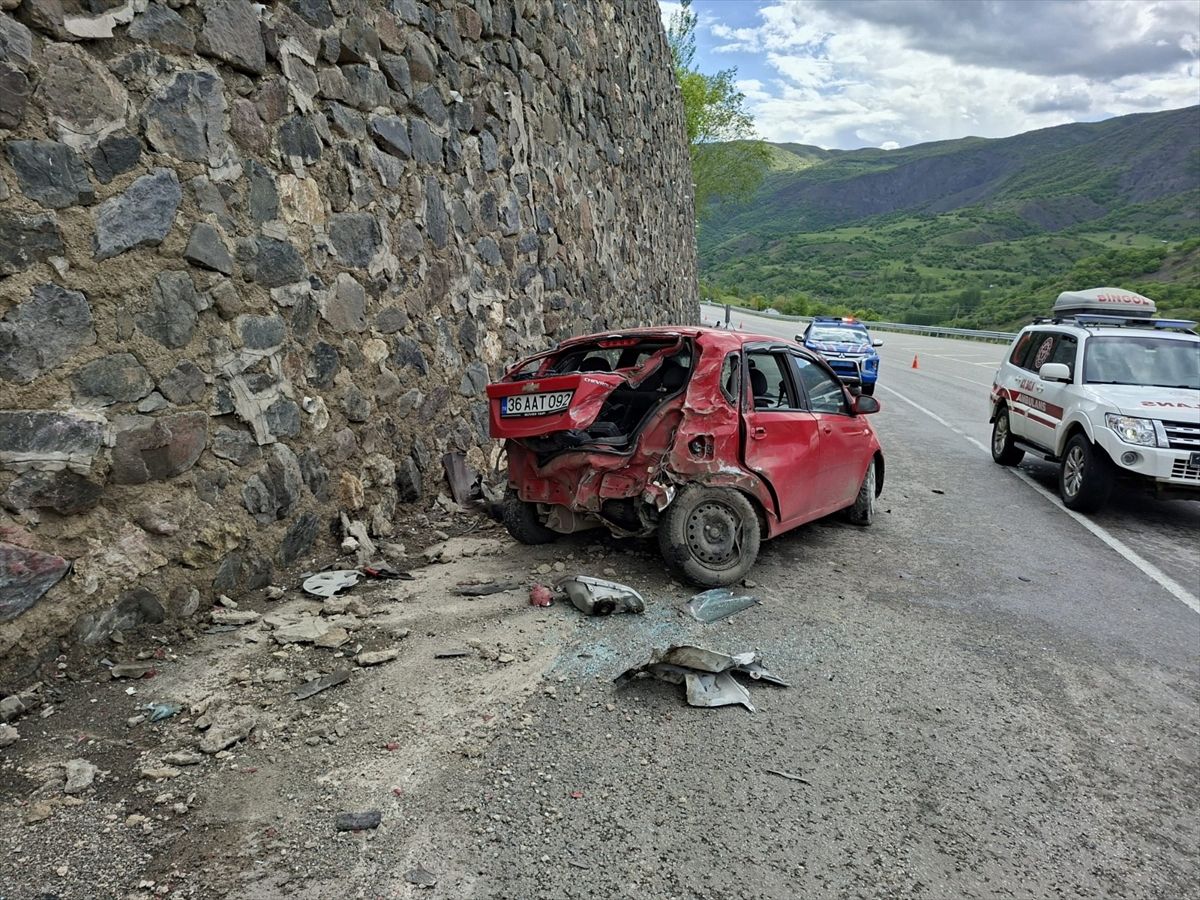 Bingöl'de iki ayrı trafik kazasında 4 kişi yaralandı